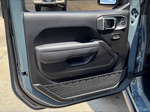 New 2025 Jeep Gladiator Mojave w/ Safety Group image 10