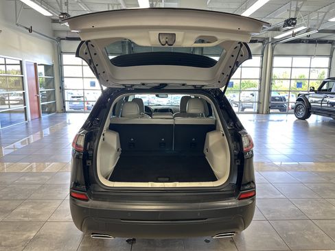 Used 2021 Jeep Cherokee Latitude Lux image 28