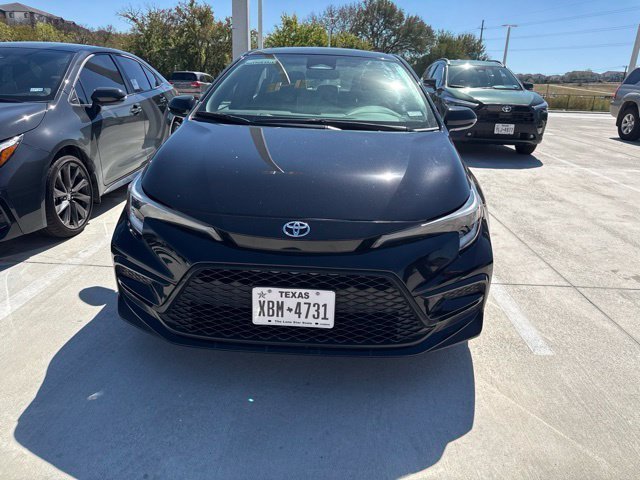 Used 2025 Toyota Corolla SE FWD image 3