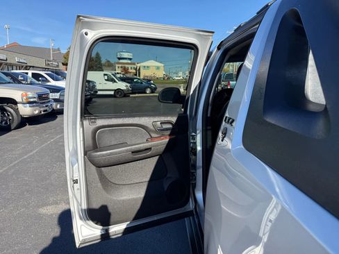 Used 2012 Chevrolet Avalanche LT w/ All-Star Edition image 32