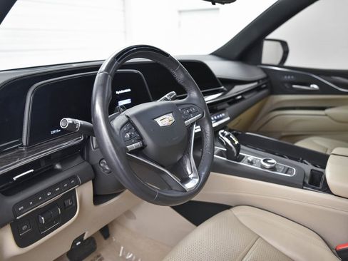 Used 2023 Cadillac Escalade Premium Luxury w/ Performance Package image 17