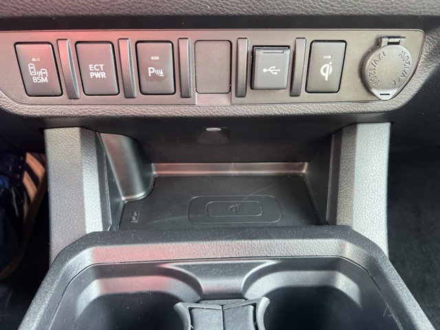 Used 2022 Toyota Tacoma TRD Off-Road w/ TRD Premium Off Road Package AWD/4WD image 18
