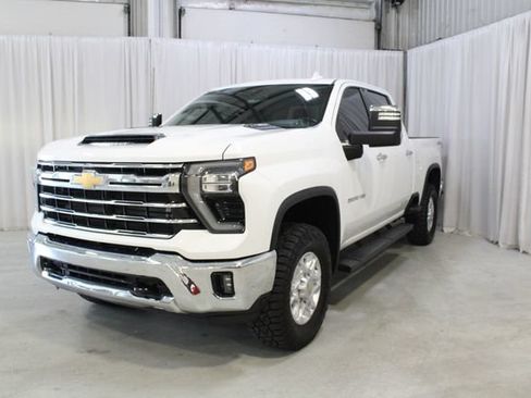 Used 2024 Chevrolet Silverado 2500 LTZ AWD/4WD image 37