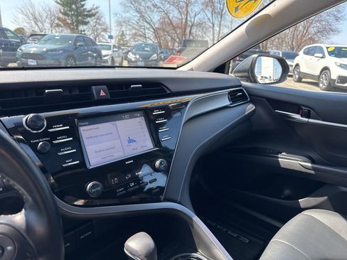 Used 2020 Toyota Camry SE image 28