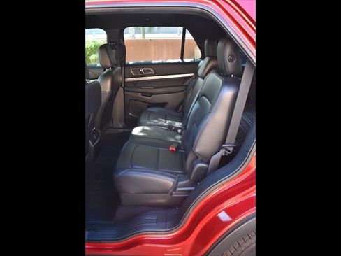 Used 2019 Ford Explorer XLT w/ Equipment Group 202A FWD image 20
