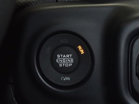 Used 2023 Jeep Wrangler Unlimited Sahara AWD/4WD image 25