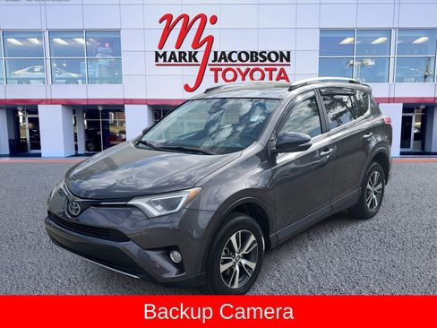 Used 2017 Toyota RAV4 XLE image 1