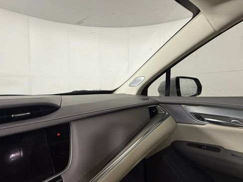 Used 2024 Cadillac XT5 Premium Luxury w/ Technology Package FWD image 18