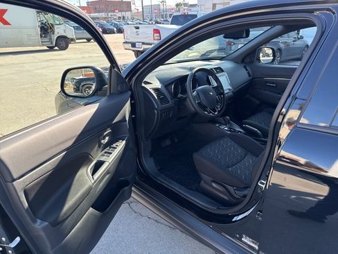Used 2025 Mitsubishi Outlander Sport AWD image 9