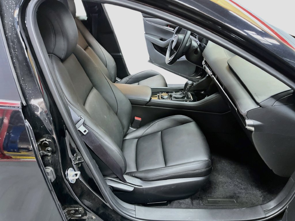 Used 2025 MAZDA MAZDA3 s FWD image 28