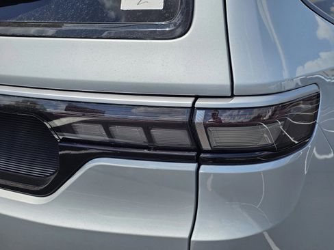 New 2026 Jeep Grand Wagoneer 2WD image 9