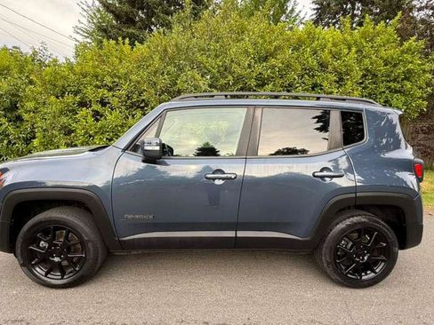 Used 2020 Jeep Renegade Altitude AWD/4WD image 11