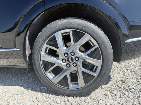 Used 2025 Cadillac Optiq Luxury 2 w/ LPO, Floor Liner Package AWD/4WD image 15