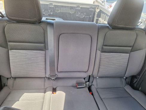 Used 2024 Nissan Frontier SV image 27