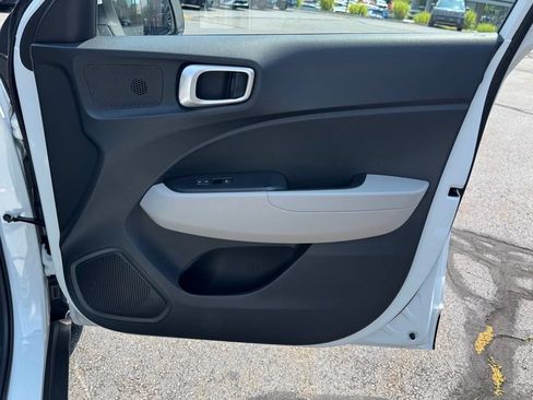 Used 2026 Hyundai Venue SEL FWD image 28