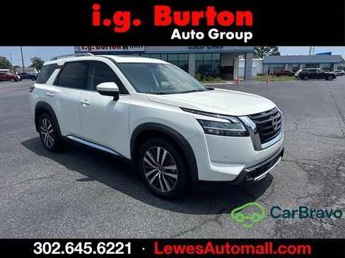 Used 2022 Nissan Pathfinder Platinum w/ Cargo Package AWD/4WD image 1