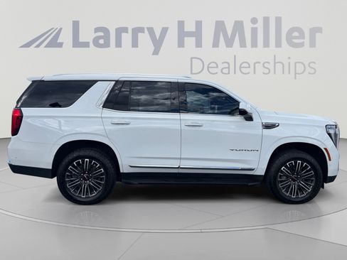 Used 2025 GMC Yukon Elevation AWD/4WD image 6