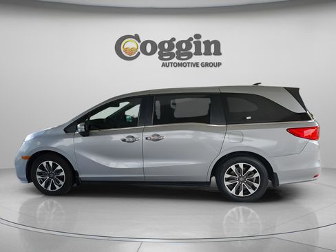 Used 2023 Honda Odyssey EX-L image 2