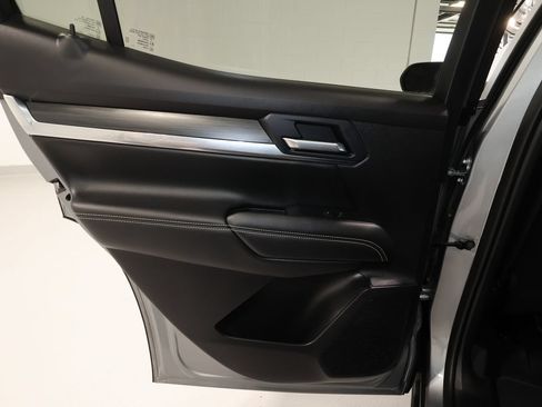 Certified 2025 GMC Terrain Elevation w/ Black Edition AWD/4WD image 21
