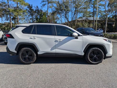 Used 2019 Toyota RAV4 XLE w/ Convenience Package image 3