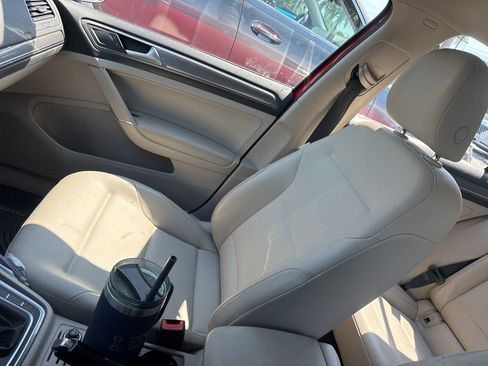 Used 2017 Volkswagen Golf Alltrack S image 27