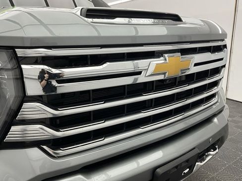Used 2024 Chevrolet Silverado 3500 High Country w/ High Country Premium Package image 27