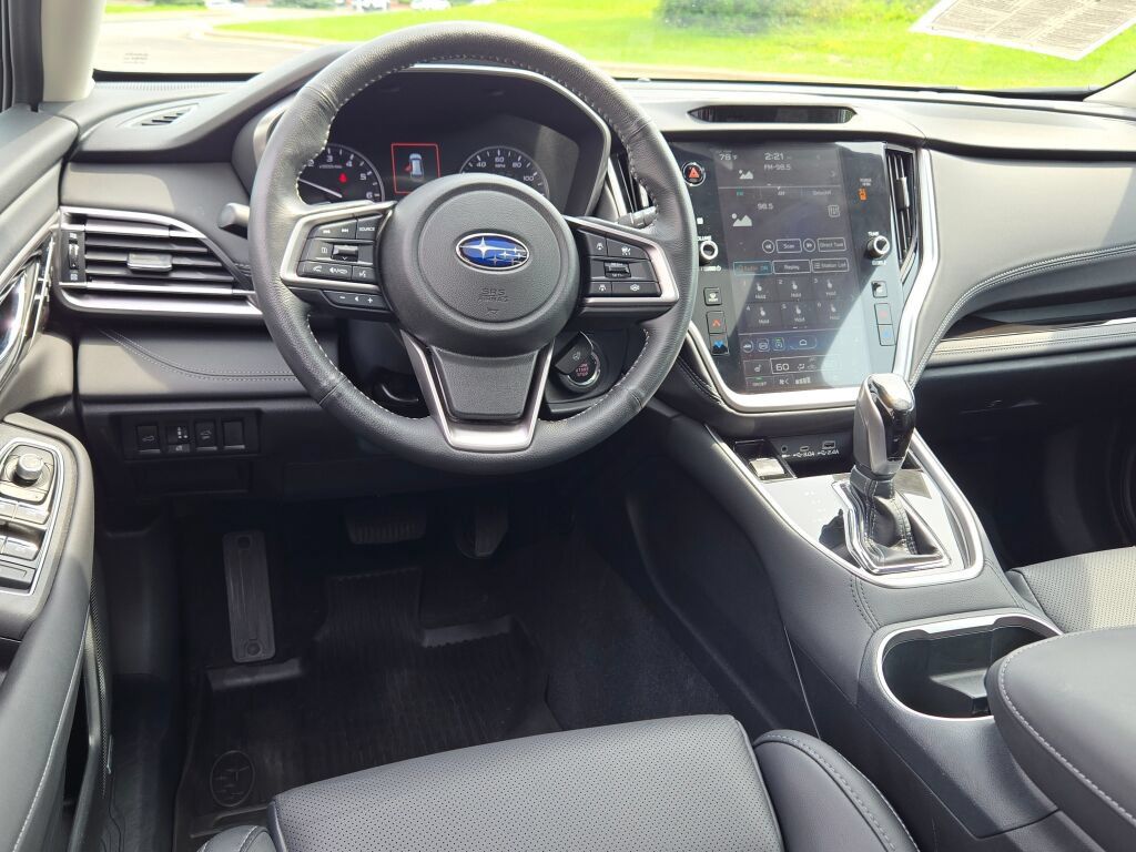 Used 2025 Subaru Outback Limited AWD/4WD image 19