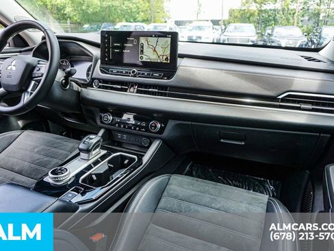 Used 2025 Mitsubishi Outlander SE FWD image 27
