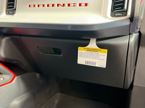 Used 2023 Ford Bronco Heritage Edition AWD/4WD image 35