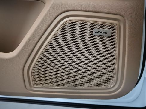 New 2026 Porsche Macan AWD/4WD image 12