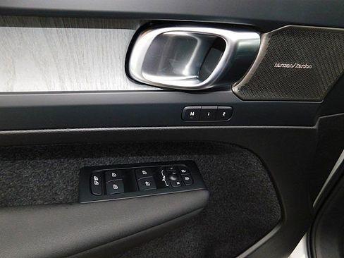 New 2026 Volvo XC40 B5 Ultra w/ Climate Package image 15