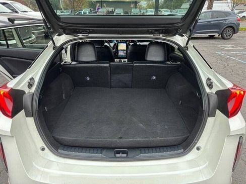 Used 2019 Toyota Prius Prime Premium w/ Carpet Mat Package FWD image 10