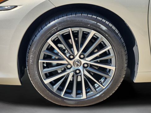 Used 2024 Lexus ES 350 w/ Premium Package FWD image 37