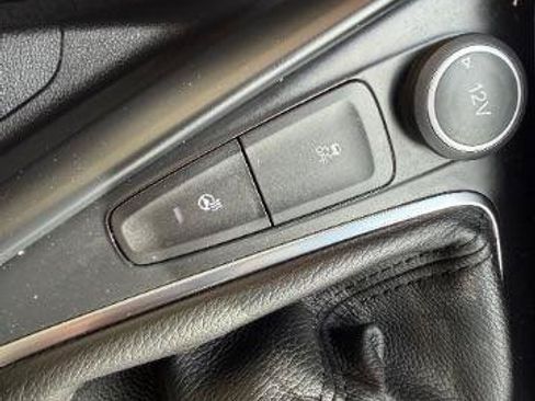 Used 2017 Ford Focus ST w/ Equipment Group 402A FWD image 33