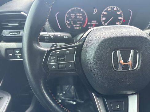 Used 2025 Honda Pilot TrailSport image 17