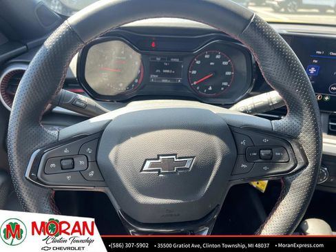 Certified 2024 Chevrolet Trax RS w/ Driver Confidence Package FWD image 19