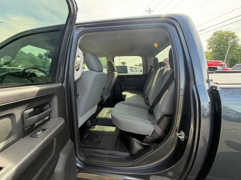 Used 2018 RAM 2500 Tradesman w/ Chrome Appearance Group AWD/4WD image 5