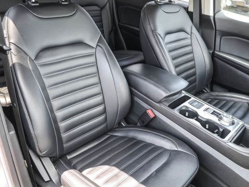 Used 2022 Ford Edge SEL image 45