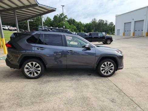 Used 2021 Toyota RAV4 XLE Premium AWD/4WD image 12