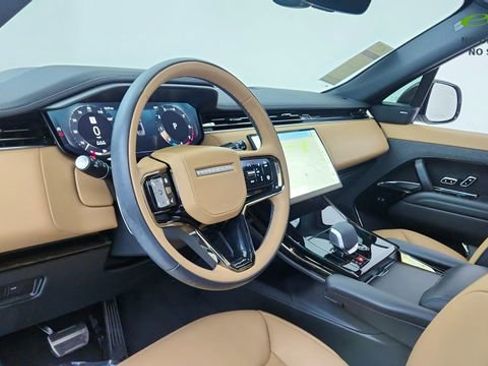 Used 2025 Land Rover Range Rover Sport Dynamic SE image 18