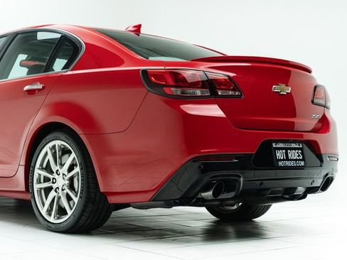 Used 2015 Chevrolet SS image 20