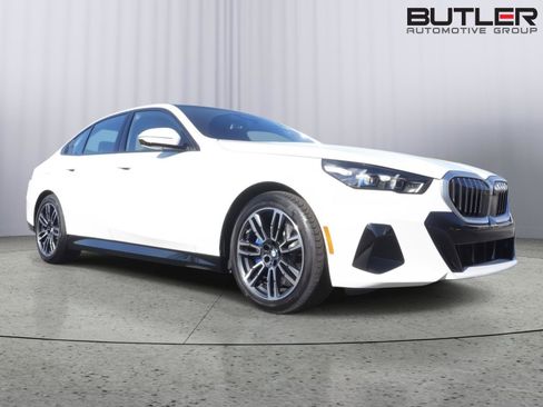 New 2026 BMW 530i w/ M Sport Package RWD image 9