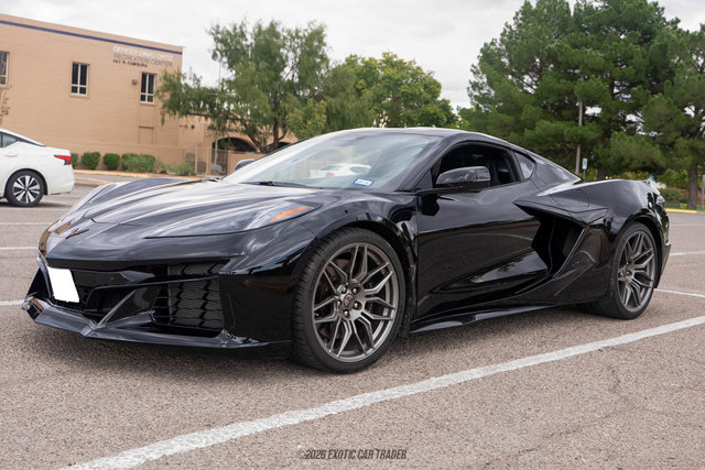 Used 2024 Chevrolet Corvette Z06 RWD image 13