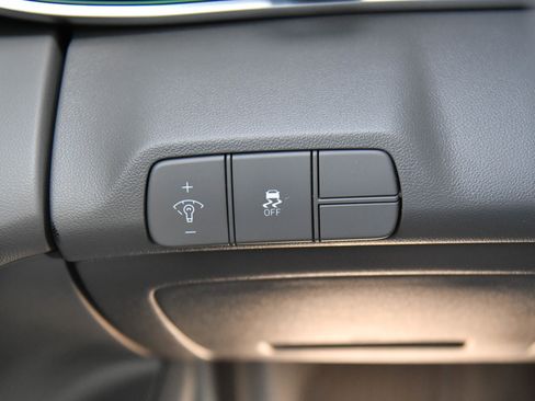 Used 2024 Hyundai Elantra SEL image 32