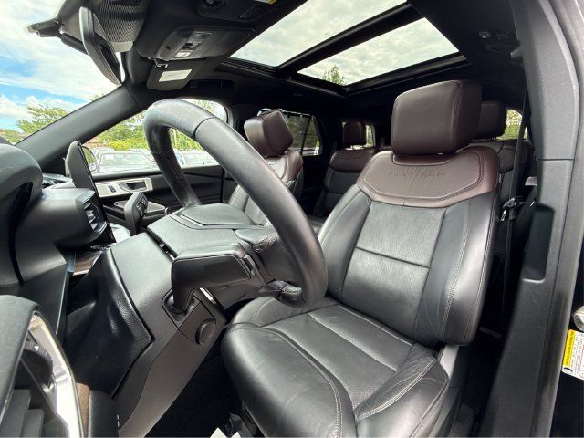 Used 2020 Ford Explorer Platinum w/ Premium Technology Package AWD/4WD image 24