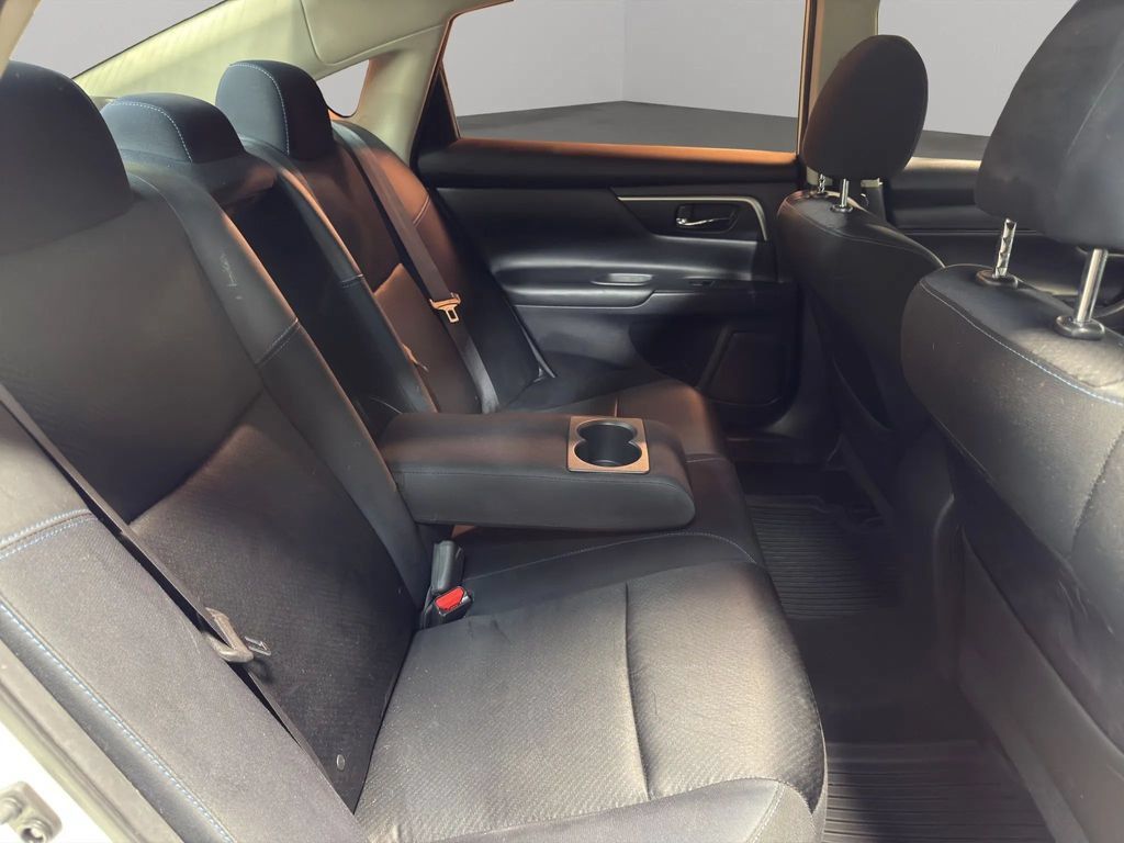 Used 2017 Nissan Altima 2.5 SR w/ Midnight Edition Package FWD image 18