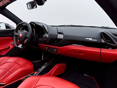 Used 2018 Ferrari 488 Spider RWD image 57