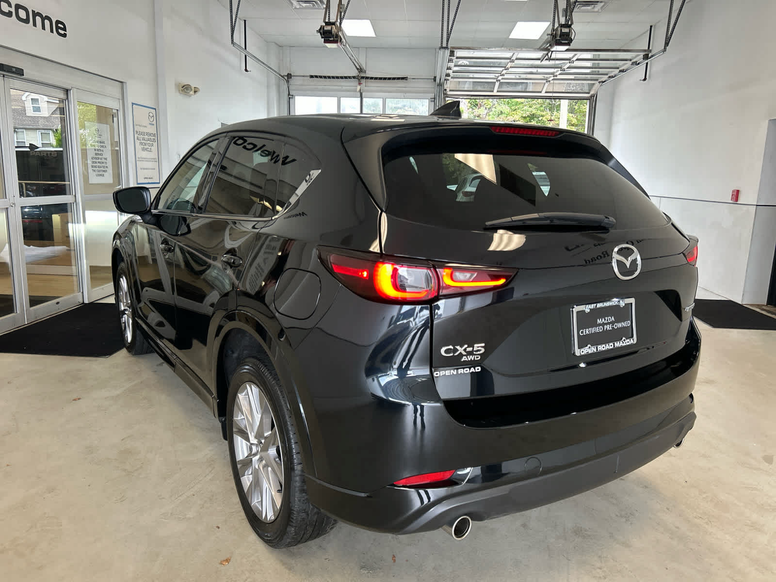 Certified 2024 MAZDA CX-5 AWD 2.5 S w/ Premium Package image 4