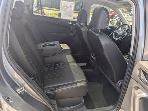 Used 2022 Volkswagen Tiguan SE image 37