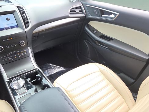 Used 2020 Ford Edge SEL w/ Convenience Package FWD image 14